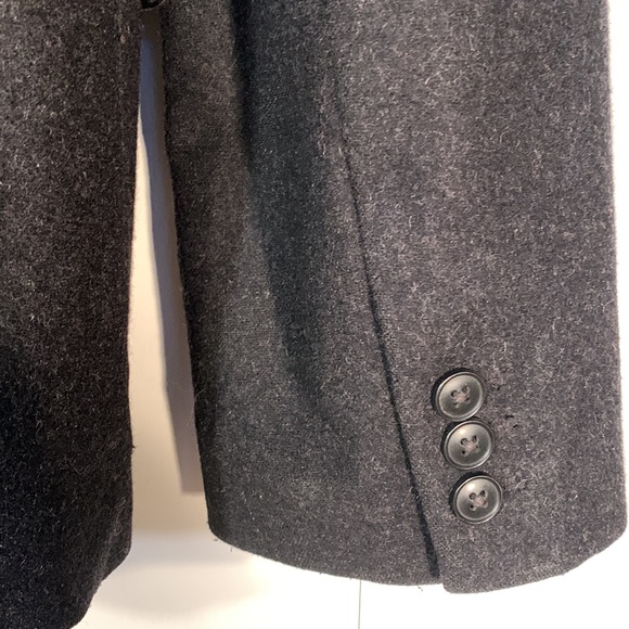 Gap (L) - Picture 8 of 16